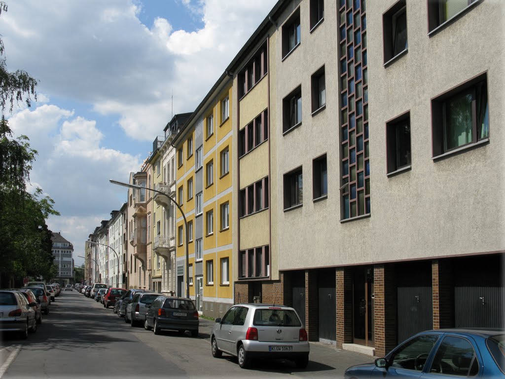 Köln-Mülheim, Rhodiusstraße by Wensky