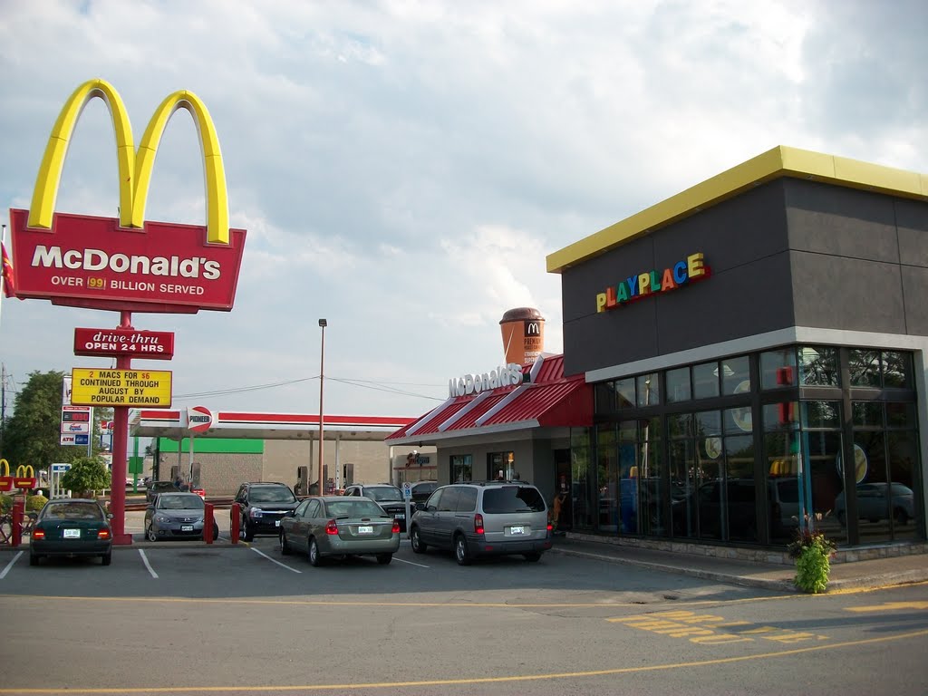 McDonald's Ontario Street by gr84all