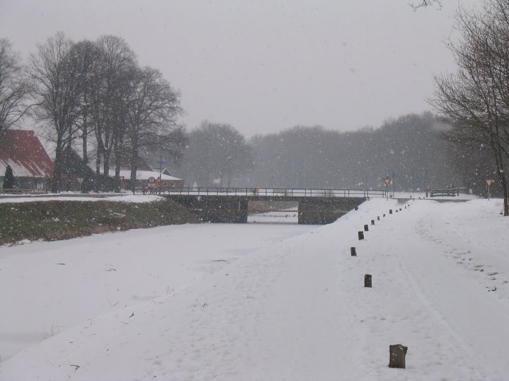 Winter canal Almelo-Nordhorn by kayschutte