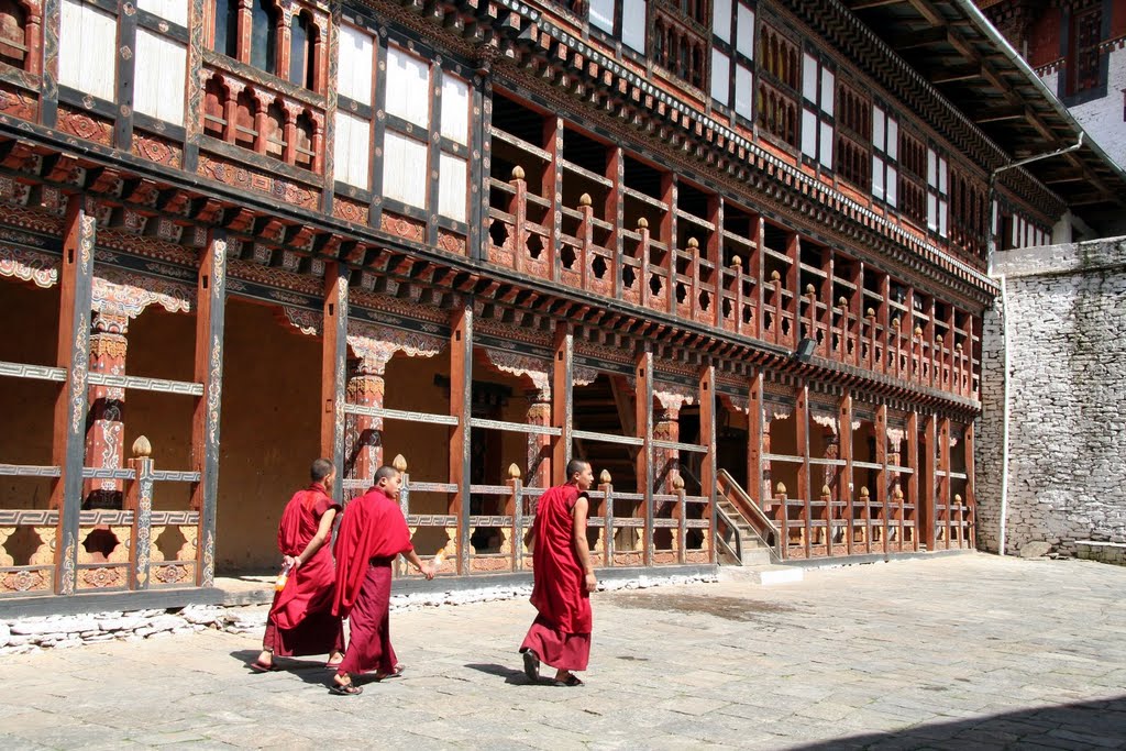 Trongsa Dzong, Bhutan by suila