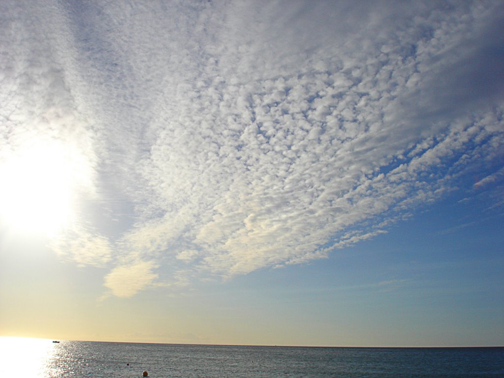 Nuvole sul mare di Ghisonaccia by Marco Soldo