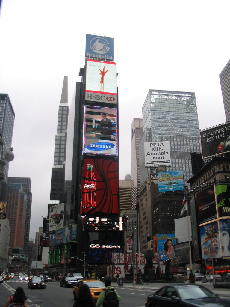 Times Square - June 2005 by Iain Durk