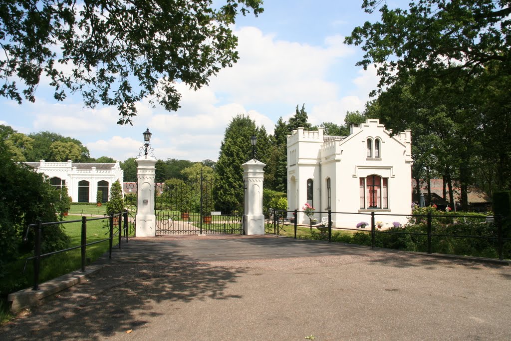 Toegang Kasteel Sandenburgh, Langbroekerdijk A. by Carl030nl