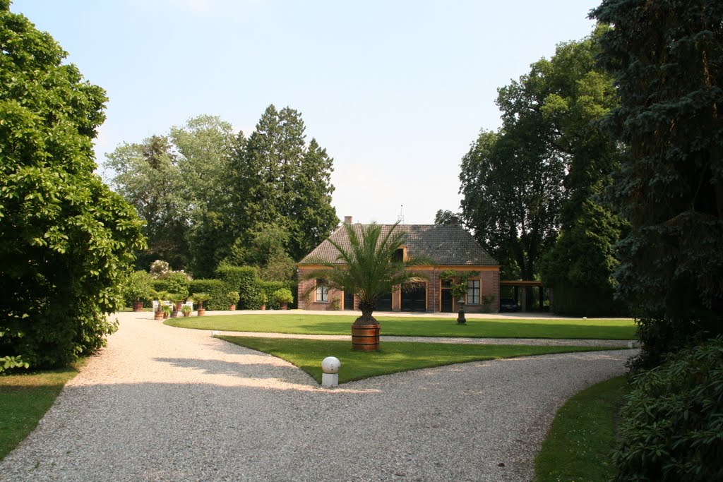 Bijgebouw Kasteel Leeuwenburgh, Driebergen-Rijsenburg. by Carl030nl