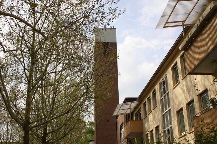 Andreaskirche in Wiesbaden by chlabnet