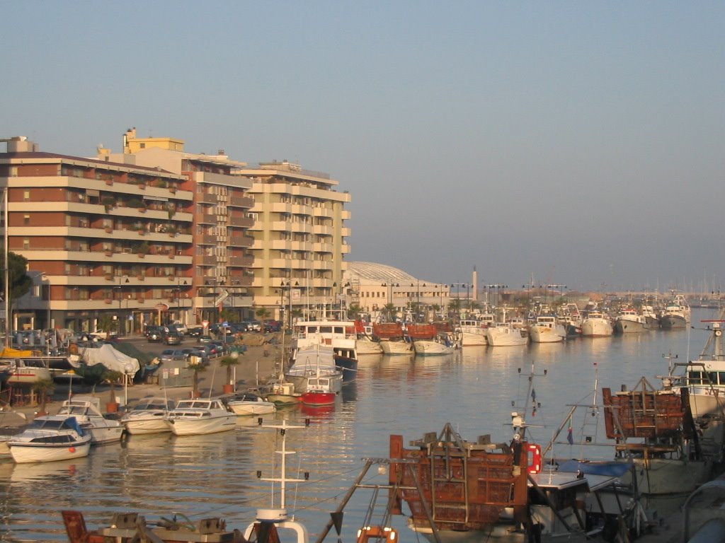 Porto canale by danpor