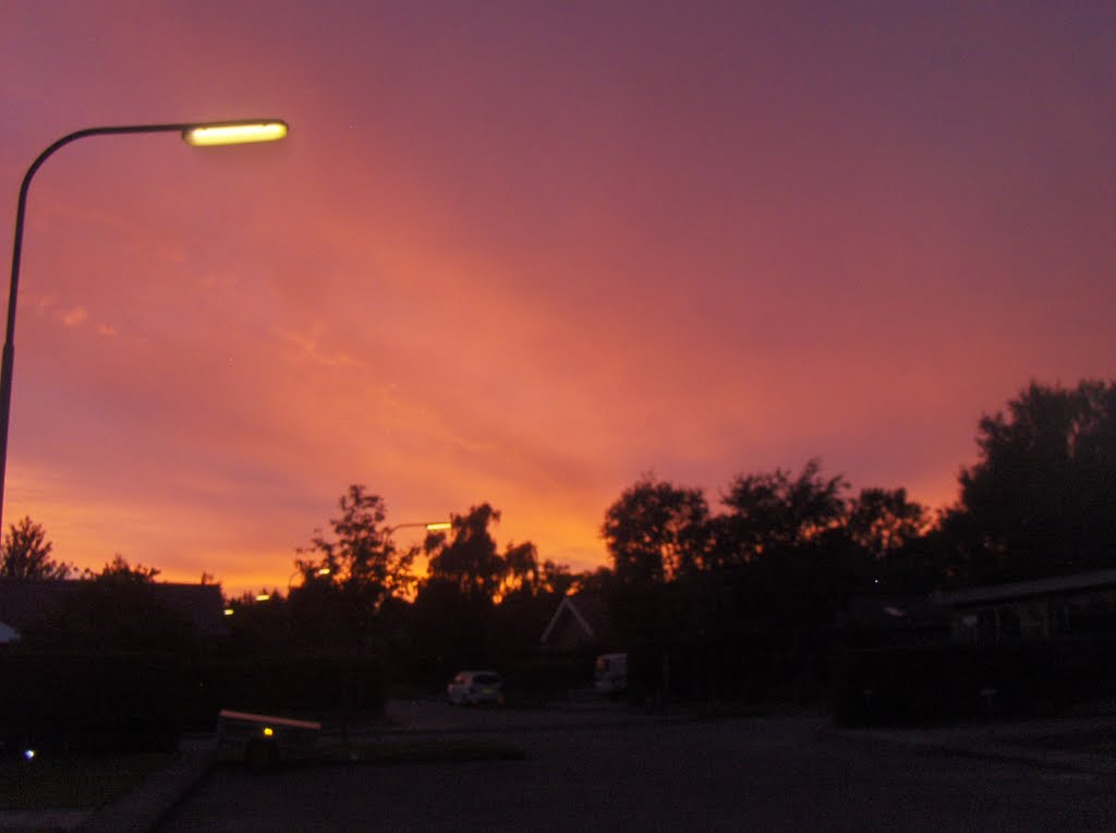 Aftenhimmel over Aalborg Ø. by gaardbo