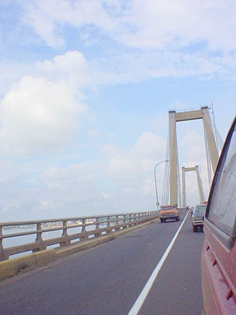 Puente sobre el lago de maracaibo by ignacio castro