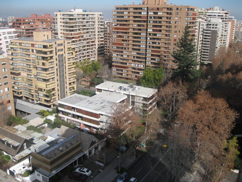 Av.Colon desde el otro lado del depto. by Emanuele Ramallo