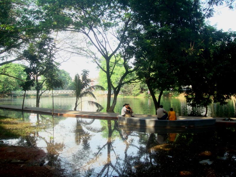 Dhanmandi lake, Dhaka - 7/8/2009 by ershad37