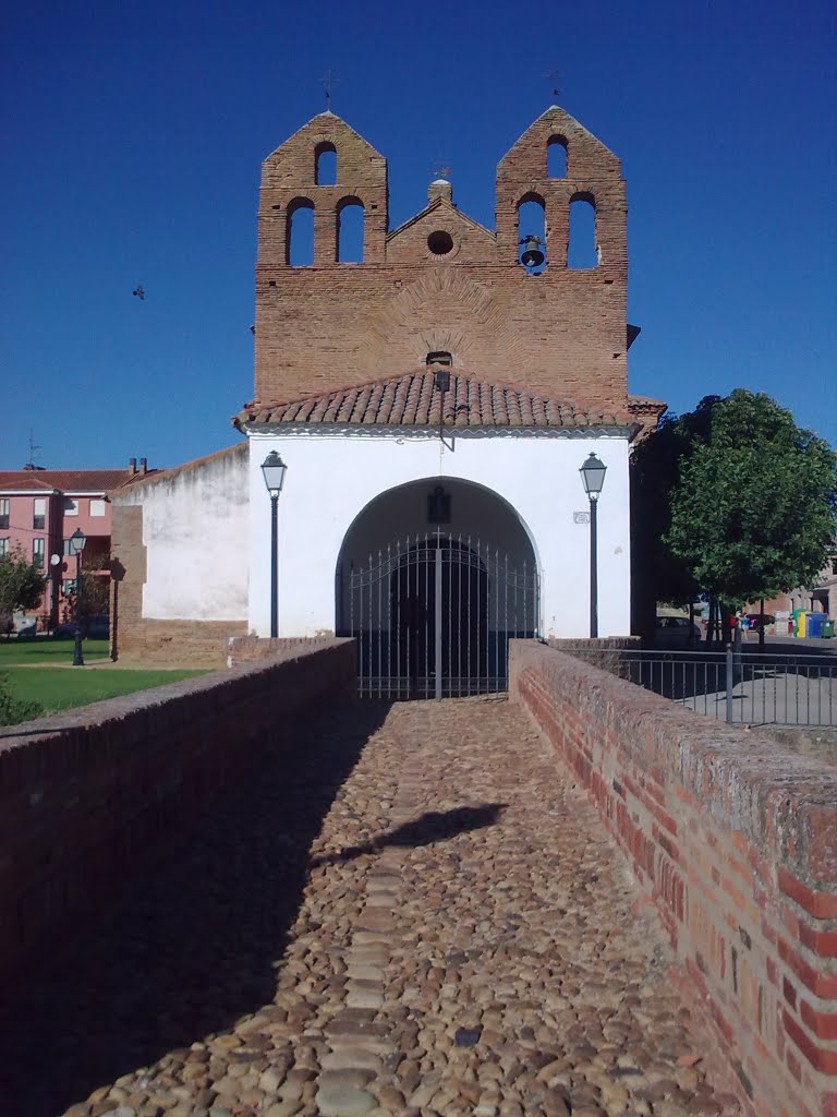 Ermita de la Zarza -- Villamañan -- Región Leonesa by Cavallobos