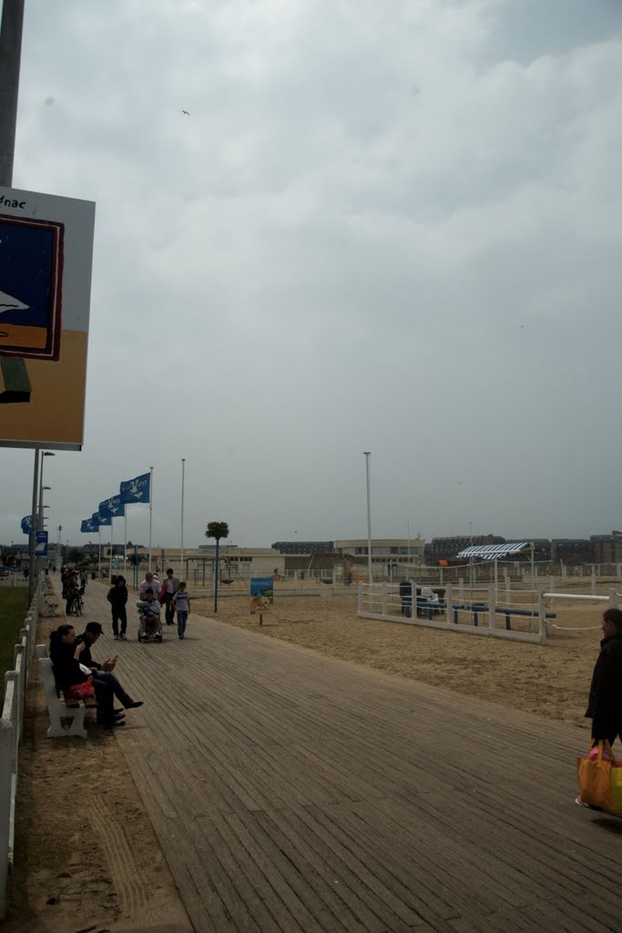 Trouville-sur-Mer - Promenade des Planches - View SSW by txllxt