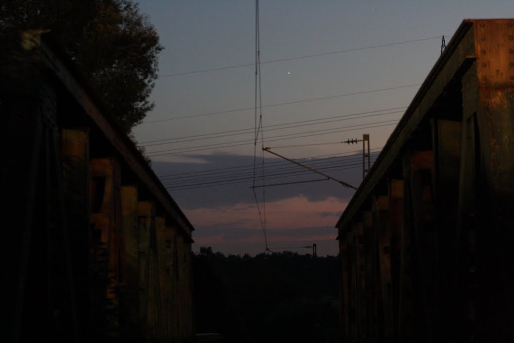 Eisenbahnbrücke und Venus by HangMi