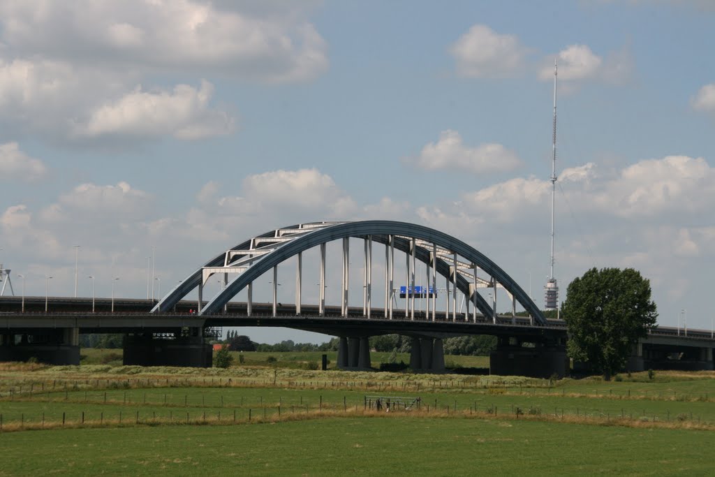 Bruggen over de Lek, Vianen. by Carl030nl