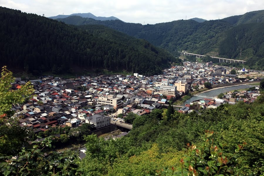 Gifu Prefecture Gujō City八幡町柳町 by peace-on-earth.org