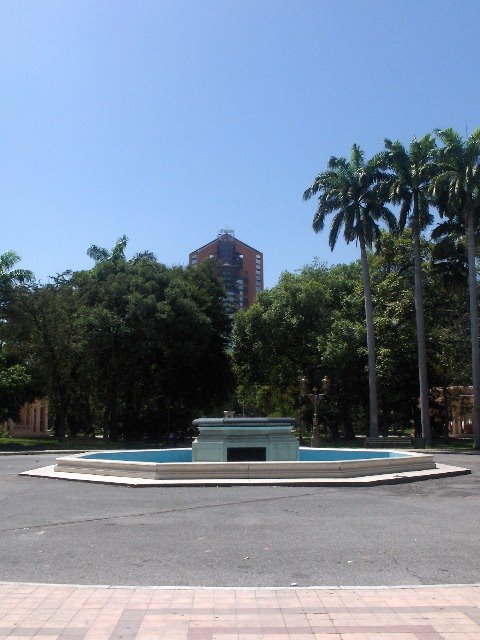 Plaza Bolivar de Maracay by PanoVenezuela