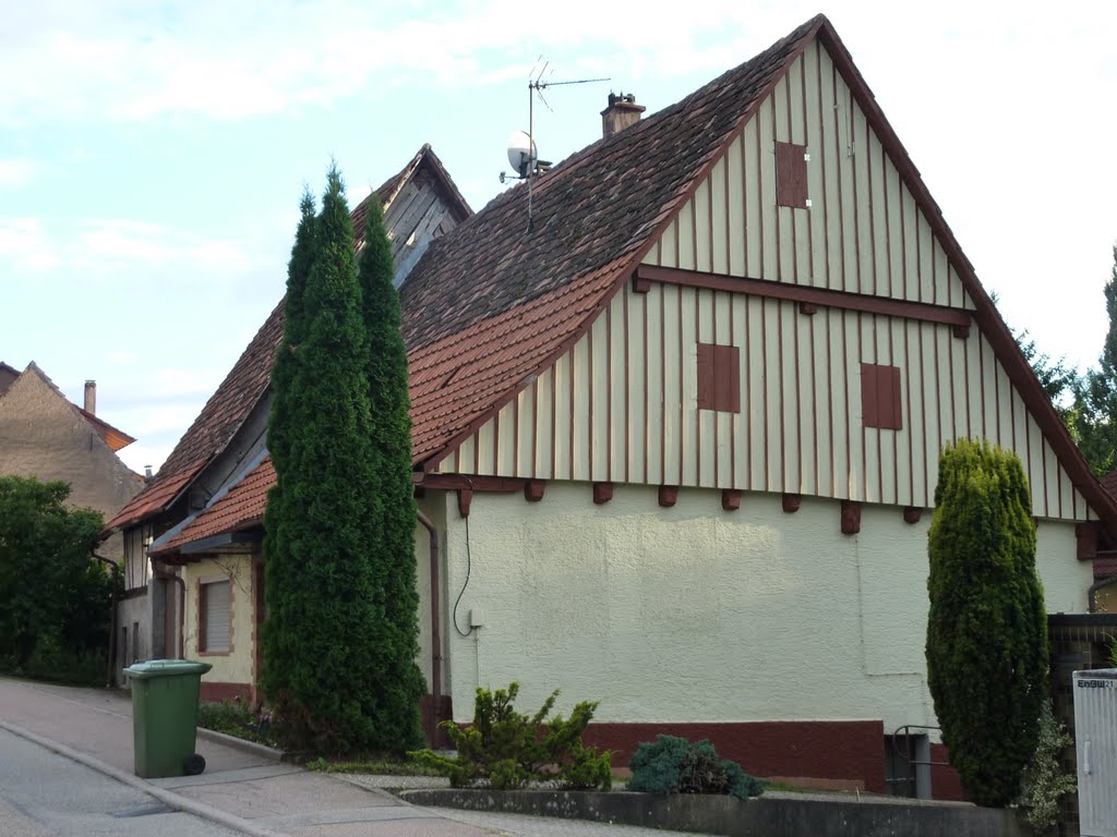 Altes Haus in der Schwabenstraße by Panzerknacker