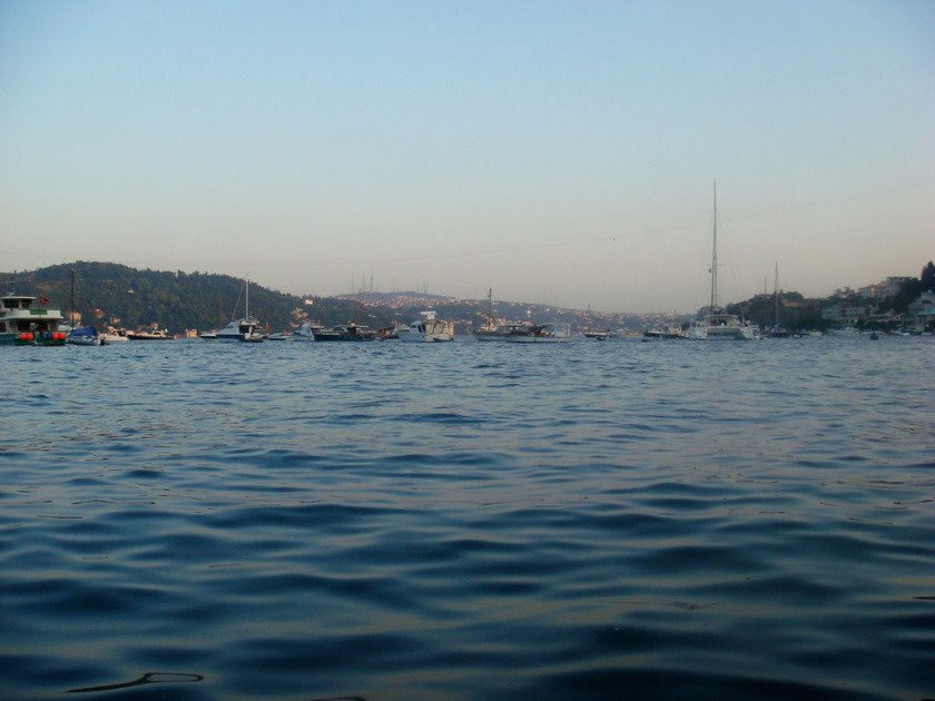 Istanbul, The Bosphorus by halduniplikcioglu