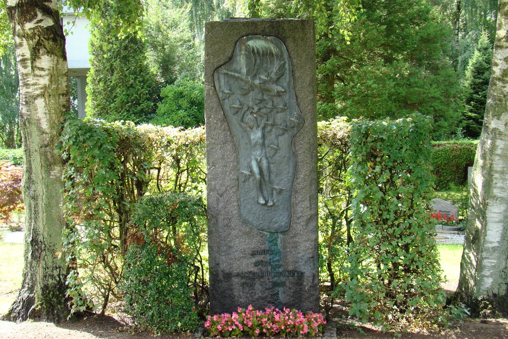 Aabenraa Kirkegaard, Krigsmonument 1939 - 1945 by papkassen