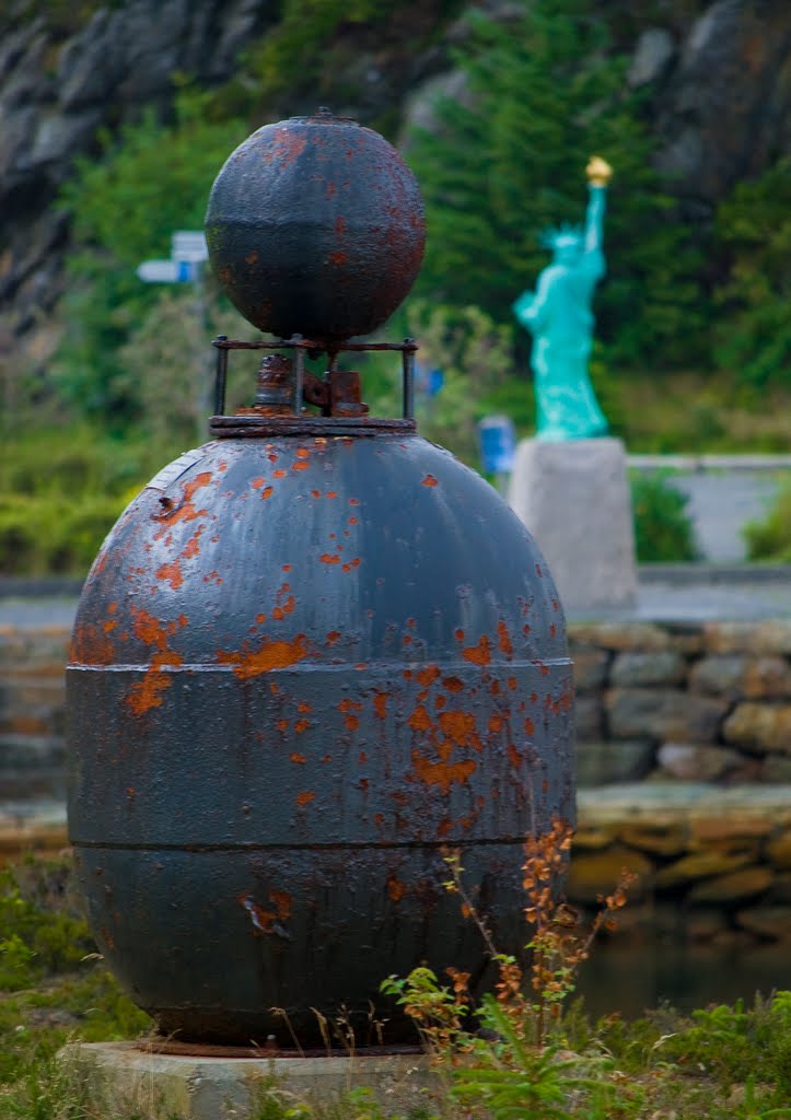 WW2 mine on display, Visnes by Thomas Ekrene