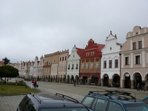 Hundreds years old - still tje visual masage.Yungest houses are build in baroque era by geosethx