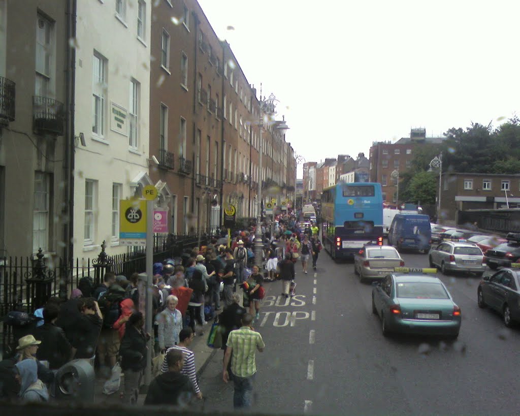 Oxygen queues, Parnell Square, Dublin by colwynboy