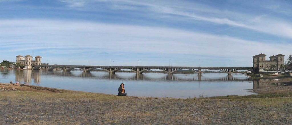 Foto da ponte Internacional Maua, tirada do ponto marcado no mapa, lado Leste da ponte, e lado Brasileiro. by eco.patas