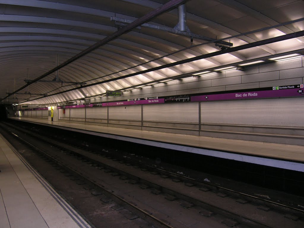 Bac de Rhoda Metro Station, Barcelona by KanakariFotos