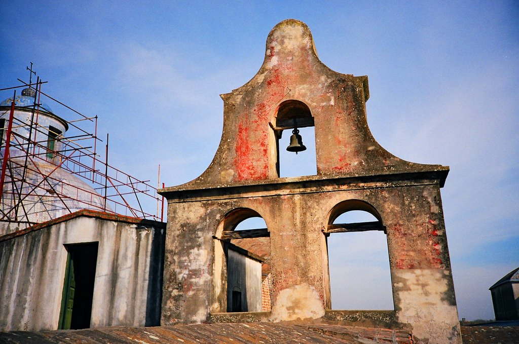 Espadaña del Convento San Carlos by mpla