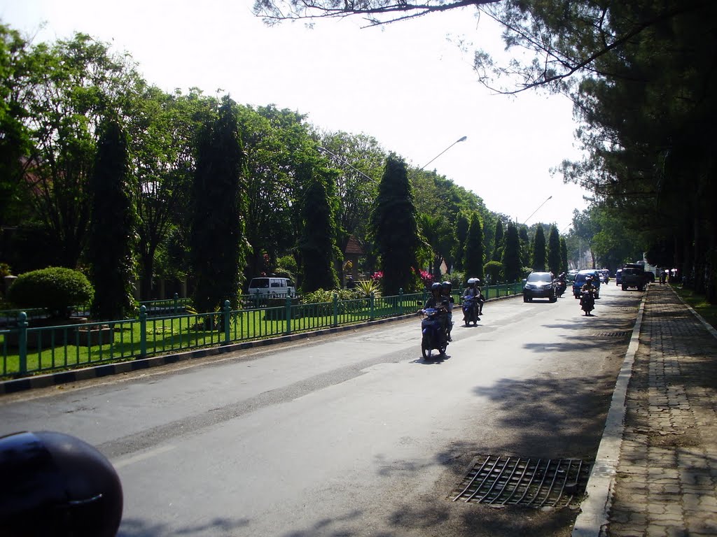 Jl. Veteran kearah barat by machmudjunus