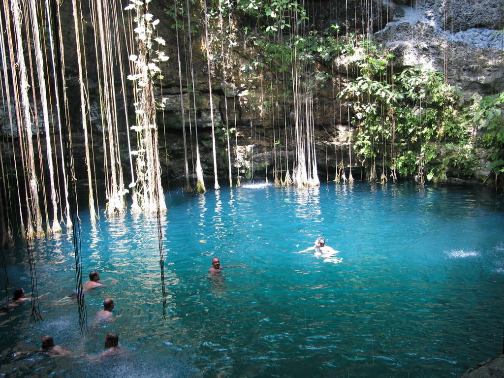 Ikil Cenote by gbouchard