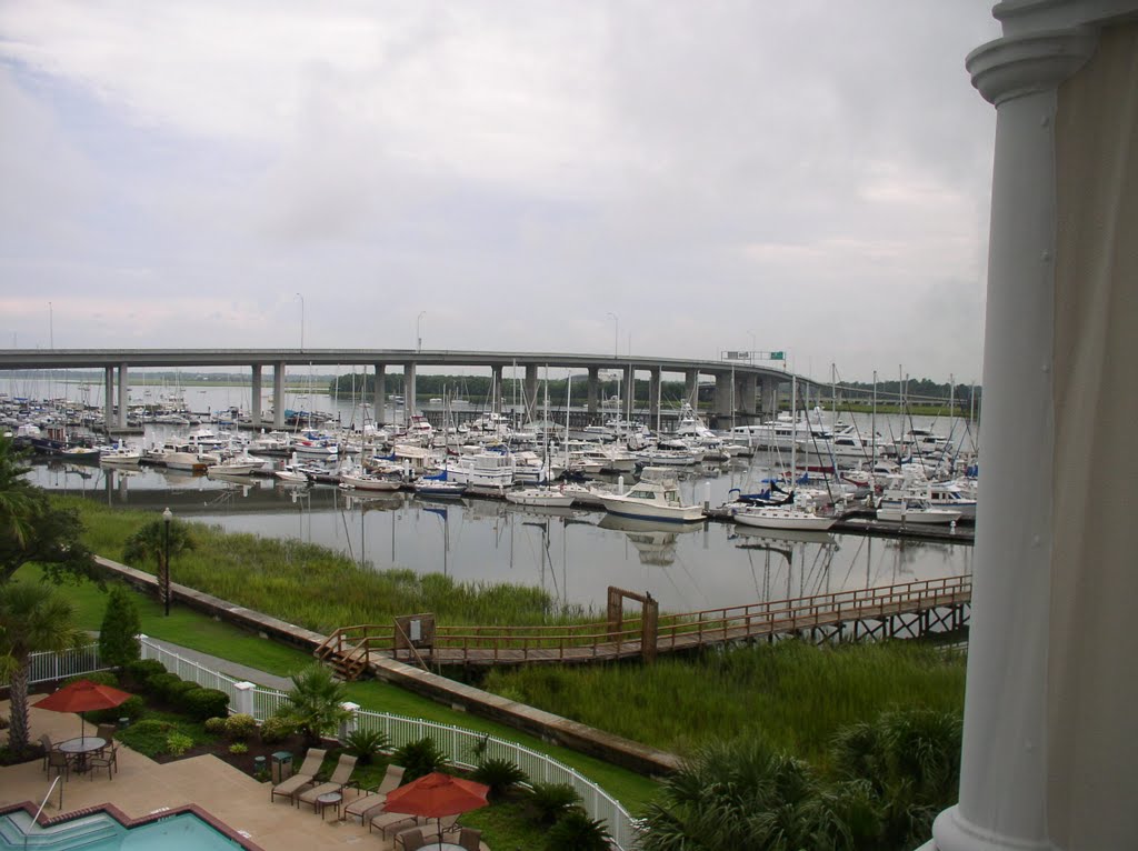 Marriott Marina Charleston, SC Aug 2007 by crowpoint