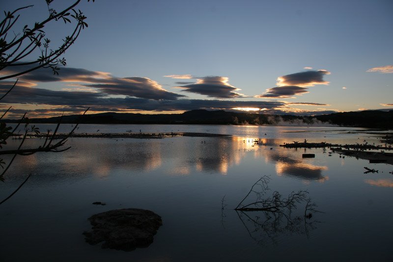 Lake Rotorua Sunrise by tblackburn