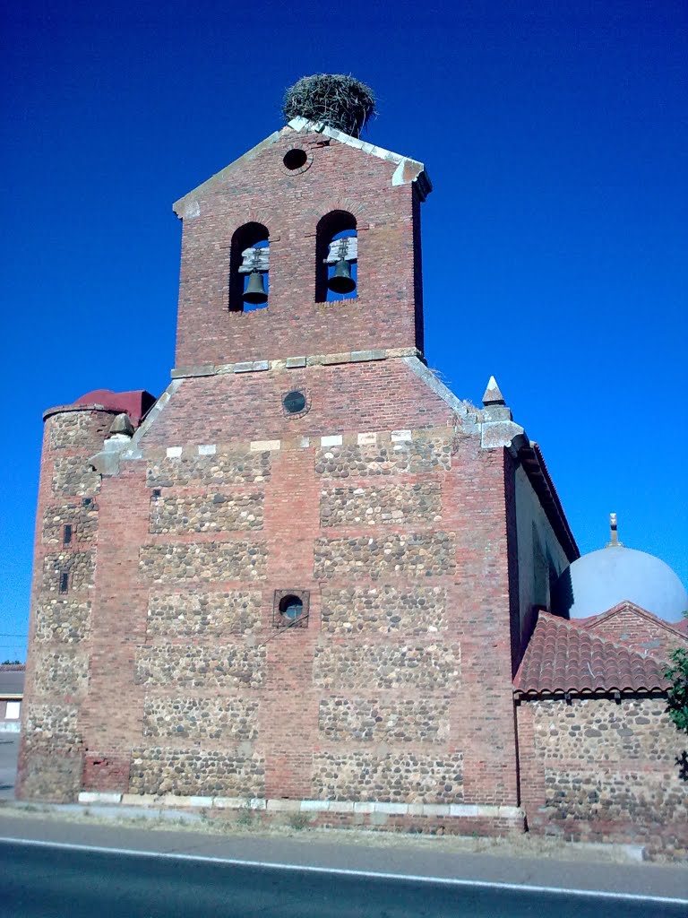 Iglesia de Benamariel -- Región Leonesa by Cavallobos