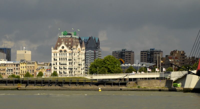 Rotterdam, Het Wittehuis by © arij m van waart