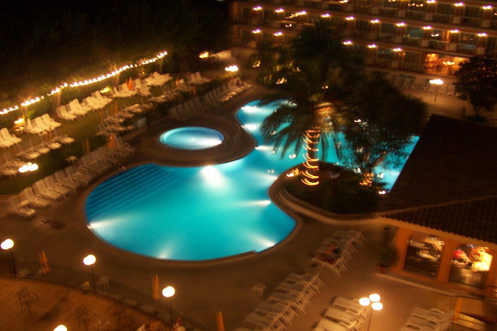 Pool at night luna park/club by begonia