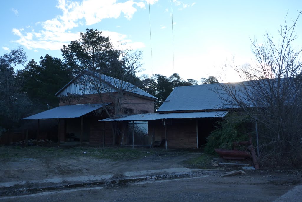 Old Quarters at the Yarralumla Brickworks by V.J. Munslow