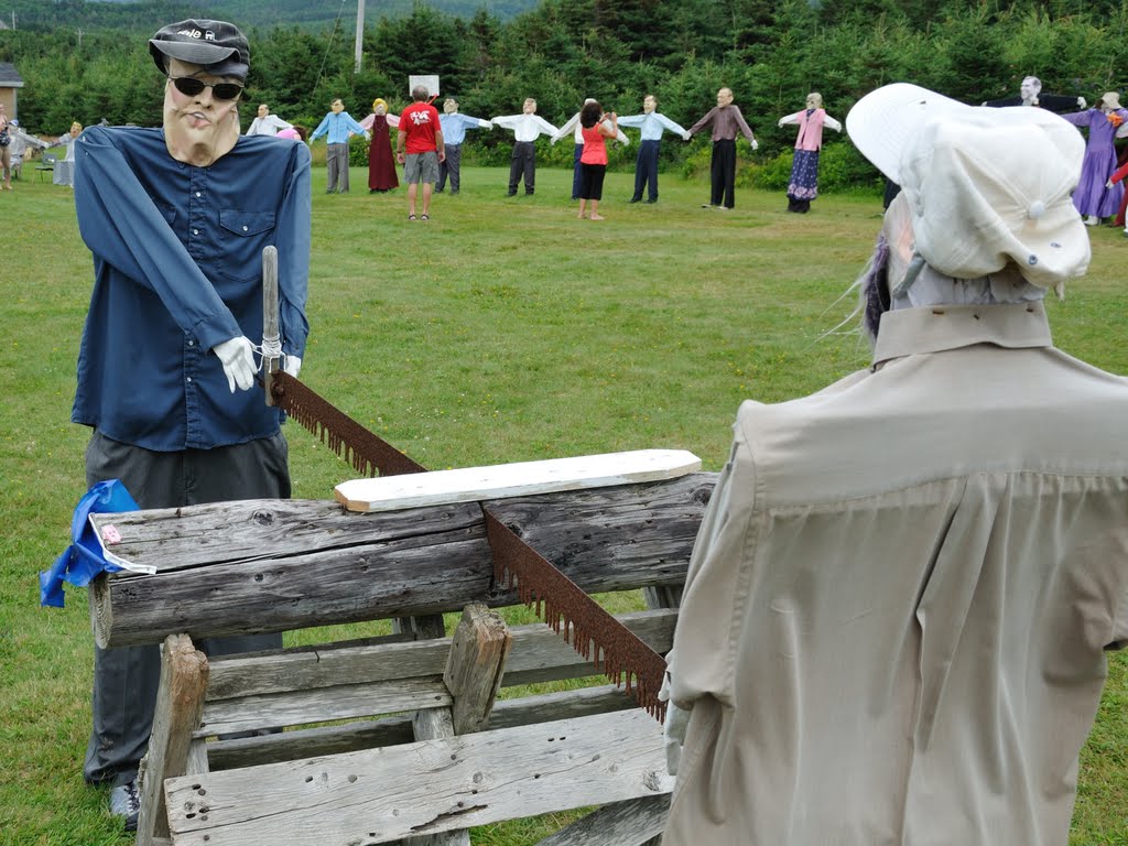 ART - Vogelscheuchenschau auf Nova Scotia, scarecrow-show at nova scotia by Reinhard Kerkeling