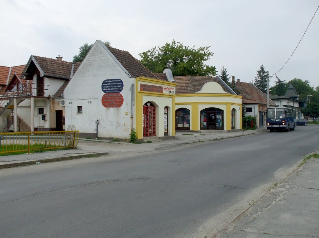 201008151319 Pécel, a piac épületei (Baross utca) by Harmadik