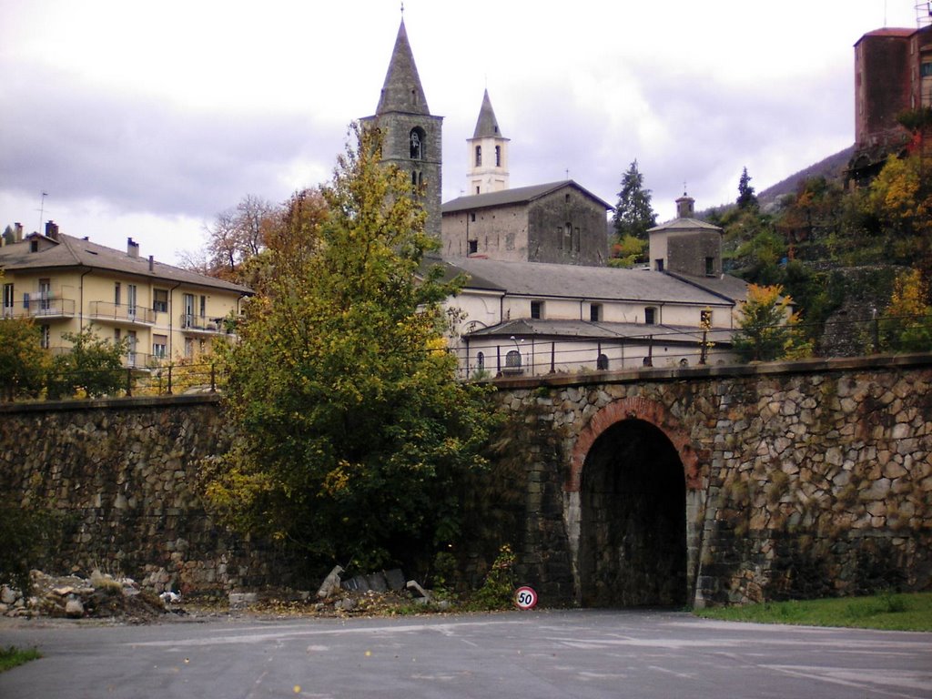 Parrocchia di San Martino e Chiesa dei Battuti o dei Disciplinati bianchi by lillocy