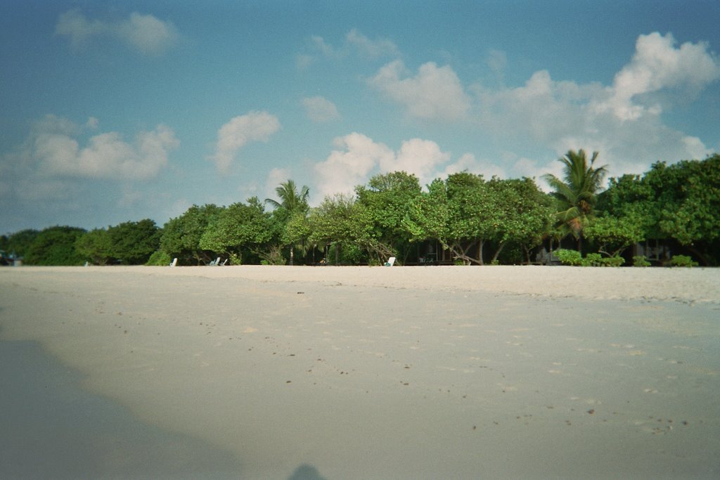 Lhaviyani Atoll, Maldives by PaoMau