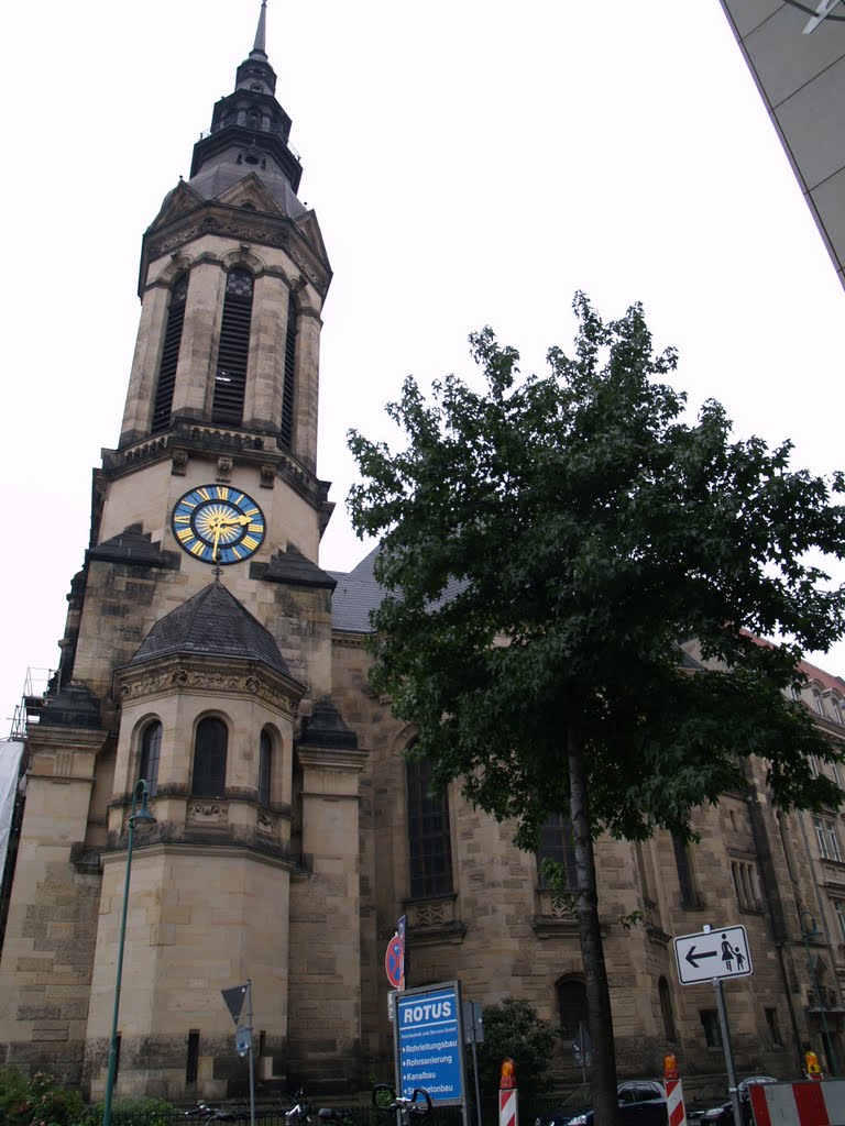 Evangelisch-reformierte Kirche am Tröndlinring, Leipzig by Gorka Aranzabal