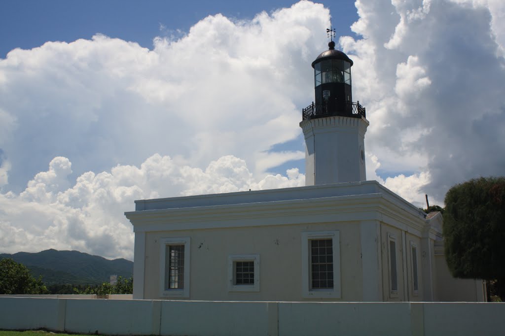 El Faro-Maunabo by Ricardo David Jusino