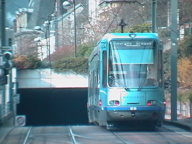 Tram de Rouen ! by Landry Lachèvre