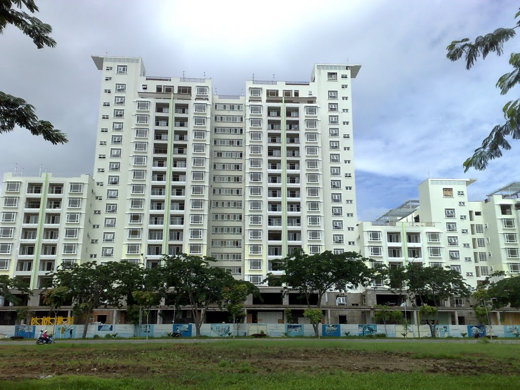 Riverside Residences construction site by Vũ Hà Duy