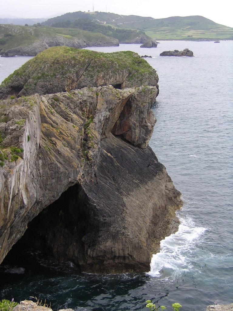 Cara de Cristo en la península de Borizu by dapepan