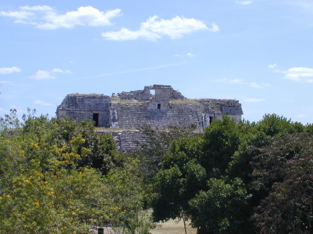 Chichen Itza ruins, Yucatán, Mexico by kaarvea