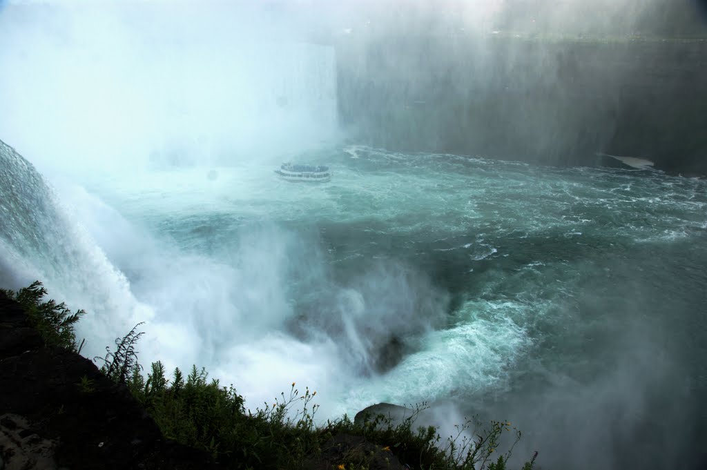 冲入瀑布 Into the Falls by Pozlp风格