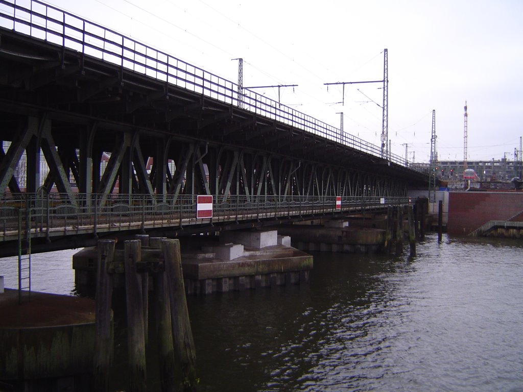 Abgetragene Oberhafenbrücke by Ostwestfale