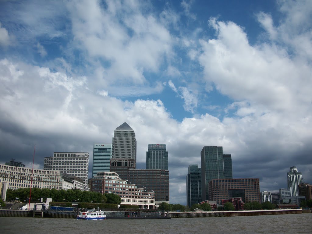 At the Thames by jbuskes